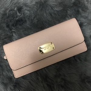 Authentic Blush Michael Kors Saffiano Wallet